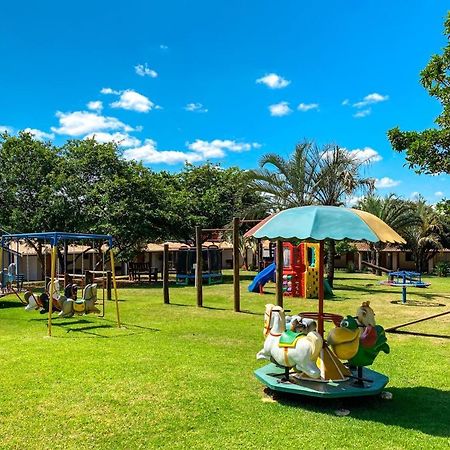 Villa De Holanda Parque Hotel Holambra Bagian luar foto