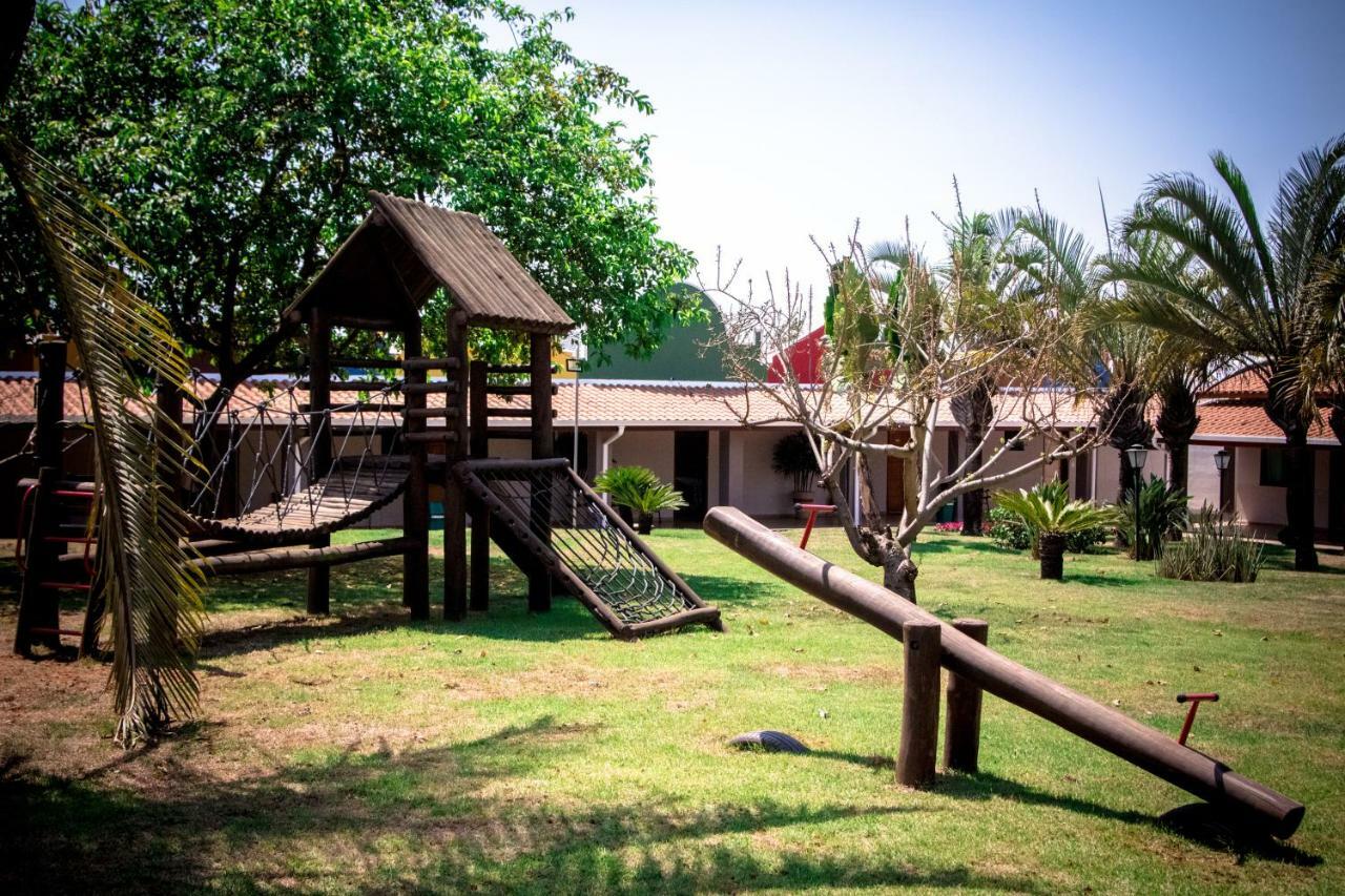 Villa De Holanda Parque Hotel Holambra Bagian luar foto