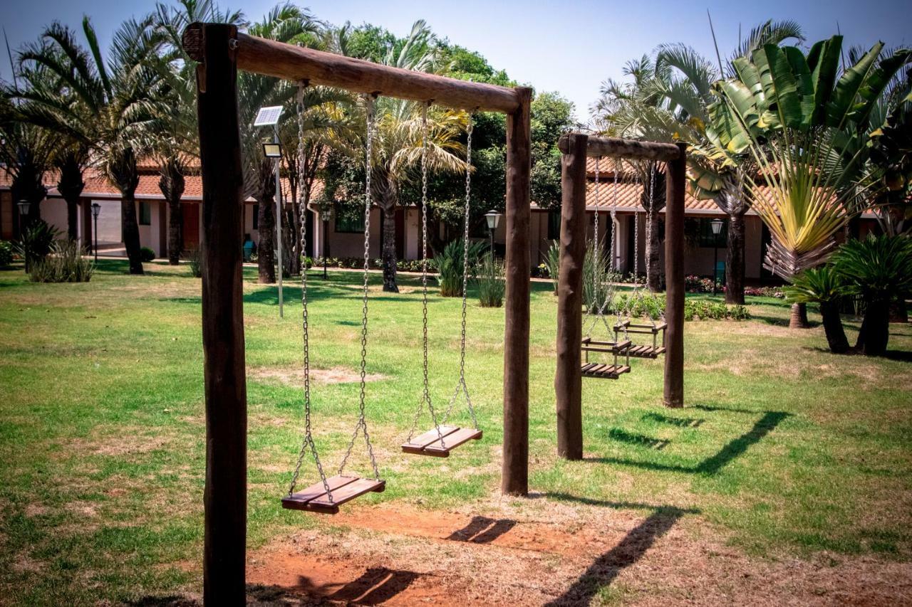 Villa De Holanda Parque Hotel Holambra Bagian luar foto